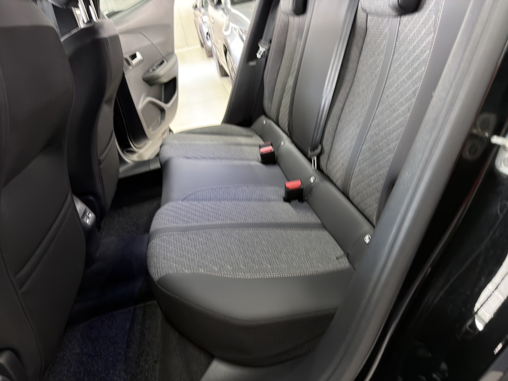PEUGEOT 2008 1500 BLUEHDI 130 CV EAT8 ALLURE PACK